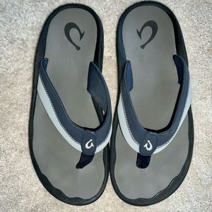 Men's Olukai sandals size 11 like new